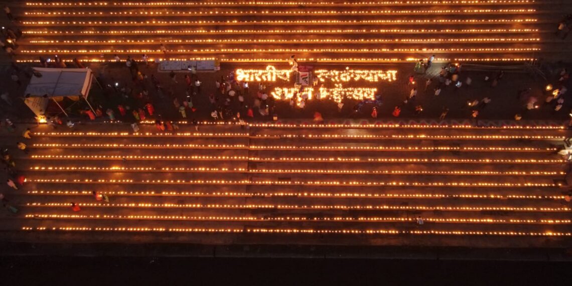 नयनरम्य दिव्यांनी उजळला कृष्णामाईचा घाट