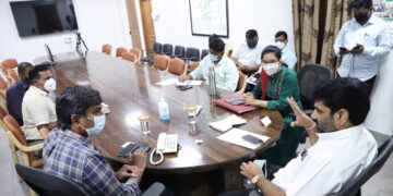 वन्यप्राण्यांच्या मानवी वस्तीतील वावरावरील उपाययोजनांचा प्रस्ताव तात्काळ सादर करा….. पालकमंत्री सतेज पाटील