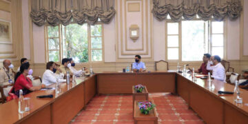 मुंबईतील विविध विकास प्रकल्पांच्या कामांचा मंत्री आदित्य ठाकरे यांनी घेतला आढावा
