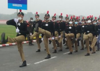 आवडत्या चित्ररथाला आणि मार्चिंग तुकडीला मत देऊन जिंकवा !