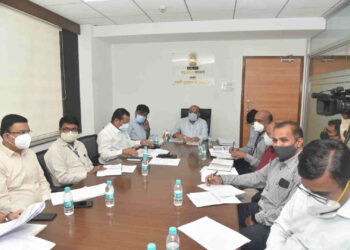 भूजल पातळीतील घसरण थांबवण्यासाठी बंदिस्त पाईपलाईनद्वारे शेतीला पाणीपुरवठा करणे गरजेचे