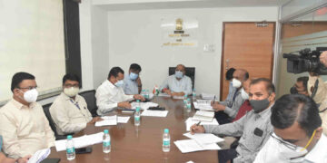भूजल पातळीतील घसरण थांबवण्यासाठी बंदिस्त पाईपलाईनद्वारे शेतीला पाणीपुरवठा करणे गरजेचे