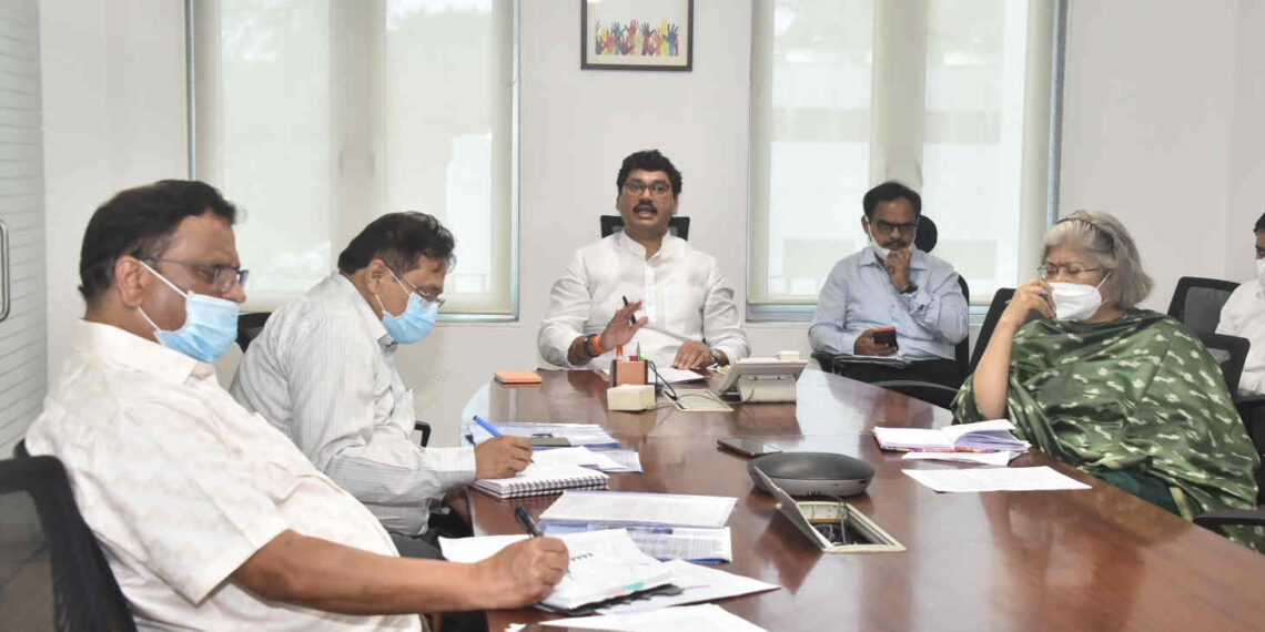 पाली त्रिपिटक भाषांतर प्रकल्पासाठी तज्ज्ञ समिती गठीत करा