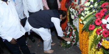 कोरेगाव भीमा येथील ऐतिहासिक जयस्तंभास उपमुख्यमंत्री अजित पवार यांचे अभिवादन