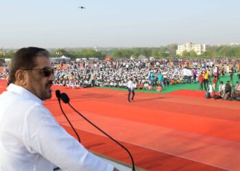 10 हजार शाळकरी विद्यार्थ्यांनी अनुभवला एरोमॉडेलिंग शोचा थरार