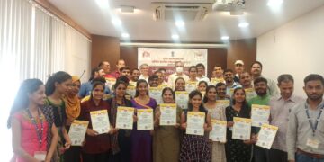 टुरिस्ट गाईड प्रशिक्षण शिबिरात 26 यशस्वी प्रशिक्षणार्थींना रत्नागिरीचे जिल्हाधिकारी डॉ.बी. एन. पाटील यांचे हस्ते प्रमाणपत्र
