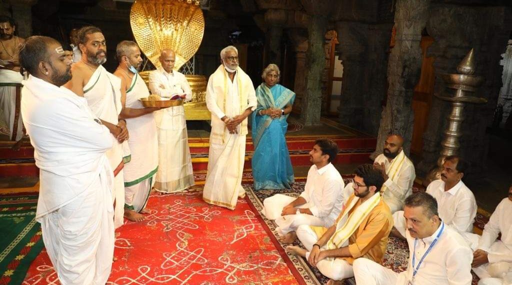 नवी मुंबईत व्यंकटेश्वराच्या मंदिरासाठी जमीन देण्याचे पत्र तिरुपती देवस्थानास सुपूर्द
