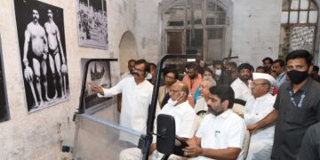 छ.शाहू महाराजांची दुर्मिळ छायाचित्रे व त्यांनी पारित केलेले आदेश यांच्या प्रदर्शनाचे दिमाखात उद्घाटन