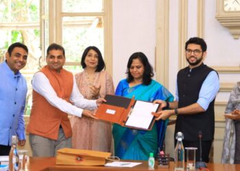 पर्यटनस्थळांवर पर्यटकांना दर्जेदार निवास सुविधा देण्यासाठी खाजगी उद्योजकांबरोबर करार