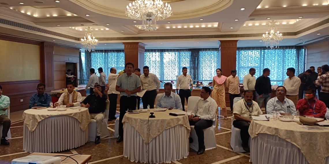 मुंबईत जागतिक मोटर बोट फॉर्म्युला-१, H२O पॉवर बोट चॅम्पियनशीप स्पर्धा