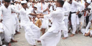 टाळ-मृदंगाच्या गजर, ज्ञानोबा माऊलीच्या जयघोषात संतश्रेष्ठ श्री ज्ञानेश्वर महाराज पालखीचे प्रस्थान