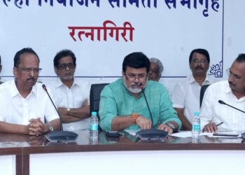 कोकणातील बागायतदारांना न्याय देण्यासाठी विशेष पॅकेजची मागणी करणार