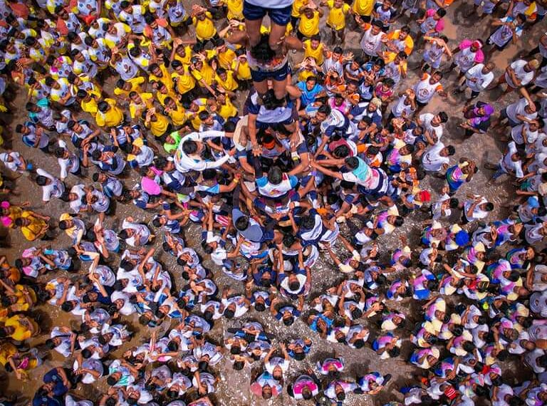 राज्यभरात श्रीकृष्ण जन्माष्टमी तसेच दहीहंडी उत्साहात