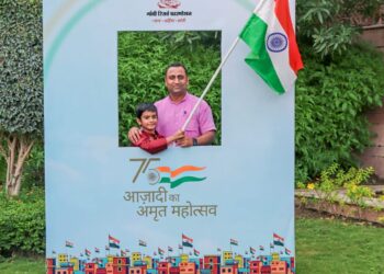 जैन उद्योग समूह 8000 सहकाऱ्यांना राष्ट्रध्वज वितरित करणार