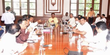 २५ ऑगस्टपूर्वी कोकणातील रस्त्यांचे काम पूर्ण करा l सार्वजनिक बांधकाम मंत्री