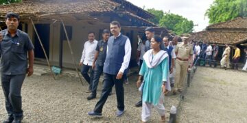 उपमुख्यमंत्री यांची सेवाग्राममधील बापूकुटीला भेट