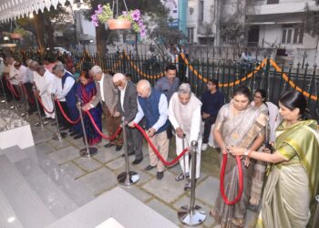कांताई नेत्रालय ॲडव्हान्स्ड आय केअर, हेल्थ केअर फार्मासी, आय केयर बुटिक चे  उत्साहात उद्घाटन