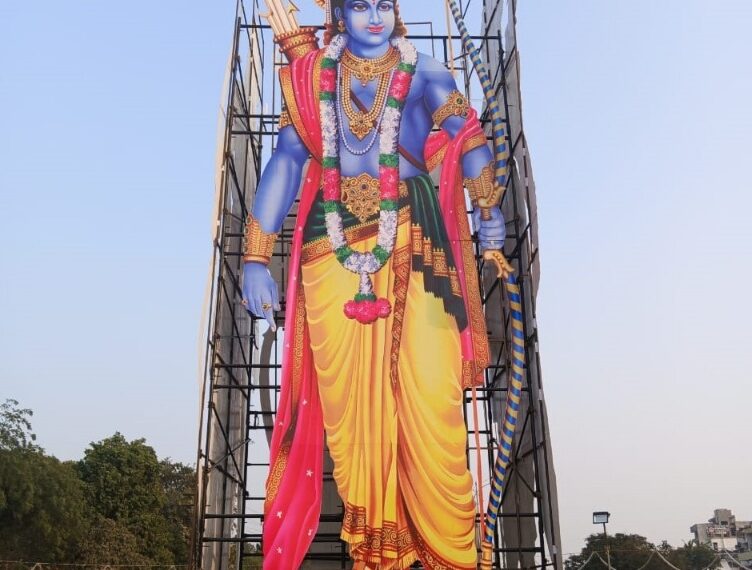 प्रभू श्रीरामलला प्राणप्रतिष्ठा सोहळ्यानिमित्त जैन इरिगेशनतर्फे चौक, उद्यानांमध्ये सजावट व रोषणाई